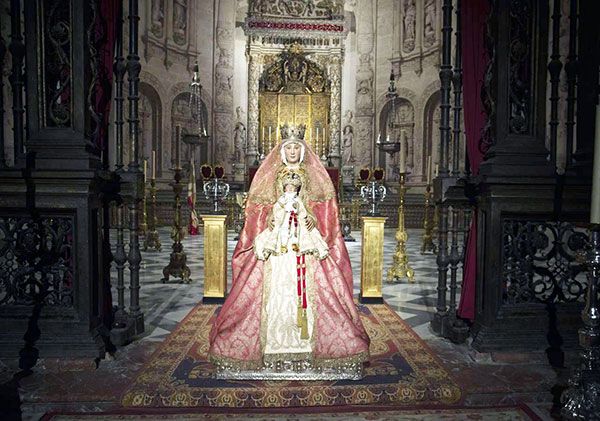 Segundo Bésanos que sustituyó por una reverencia a la Virgen de los Reyes ante de su regreso a su camarín - 2, Foto 2