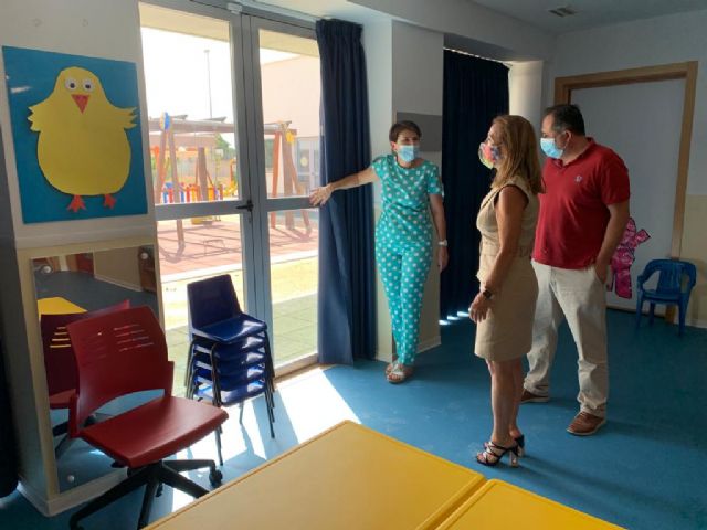 La Escuela Infantil La Paz mejora sus accesos con la pavimentación de la entrada lateral del patio y la de la zona de servicios - 2, Foto 2