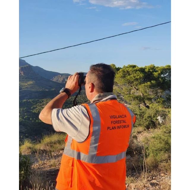 Voluntarios de Protección Civil vienen prestando refuerzo este verano a los agentes forestales en materia de prevención de incendios dentro del Plan Infomur 2020 en Sierra Espuña, Foto 2