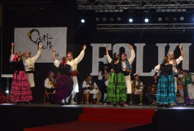 Aires de Polonia en el XXXVI Festival Internacional de Folklore Juan Madrid Roca - 5, Foto 5