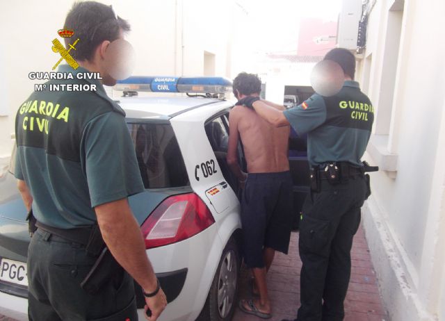 La Guardia Civil desmantela un grupo criminal dedicado a hurtos, robos y robos con violencia en Los Alcázares - 1, Foto 1