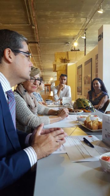 El Ayuntamiento busca fomentar la bicicleta como elemento generador de negocio - 1, Foto 1