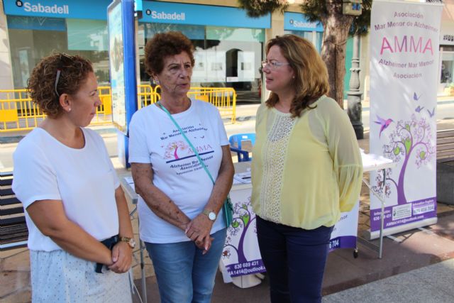 AMMA se suma a los actos del Día Mundial del Alzheimer con una mesa de concienciación - 1, Foto 1
