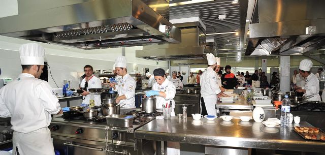 Abierto el plazo de matrícula en un curso para el sector de la Hostelería de profesionalidad nivel II - 1, Foto 1