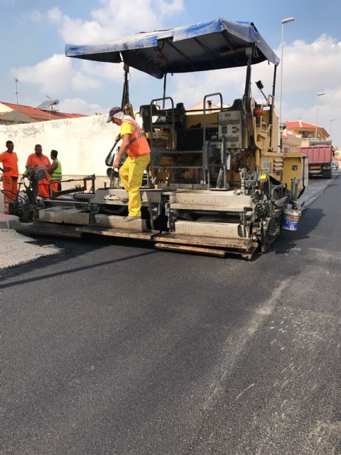13.400 m² de nuevo firme asfáltico en calles urbanas de Roldán - 3, Foto 3