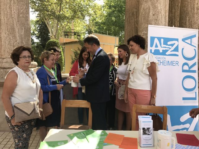 La Asociación Alzheimer de Lorca realiza una campaña informativa una para concienciar a la población sobre esta enfermedad con motivo del Día Mundial del Alzheimer - 2, Foto 2