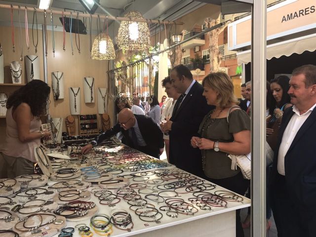 Municipal officials attend the inauguration of the 34th Official Handicraft Fair of the Region of Murcia (Feramur), Foto 2