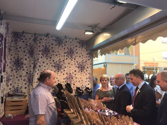 Municipal officials attend the inauguration of the 34th Official Handicraft Fair of the Region of Murcia (Feramur), Foto 3