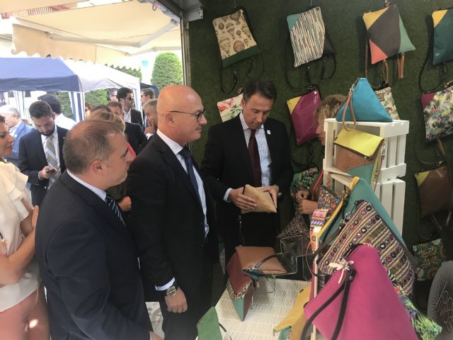 55 expositores participan en la 34° edición de FERAMUR que se podrá visitar hasta el domingo en la Alameda de la Constitución - 3, Foto 3