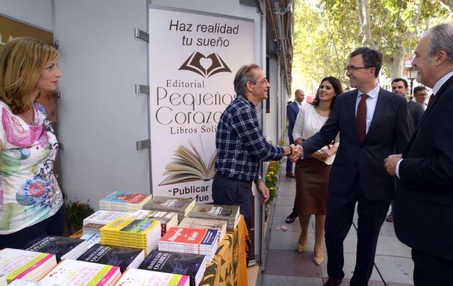 Las letras invaden la ciudad de Murcia con conferencias, talleres y actividades en torno a la Feria del Libro - 1, Foto 1