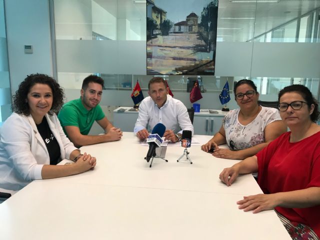 El Ayuntamiento de Torre Pacheco y la Asociación Festera Comisión de Fiestas de Torre Pacheco firman convenio de colaboración, para la realización de las Fiestas 2018 - 1, Foto 1