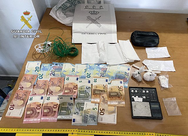 La Guardia Civil desmantela un activo grupo criminal que distribuía las 24 horas del día distintos tipos de estupefacientes en dos ´garitos´ - 1, Foto 1