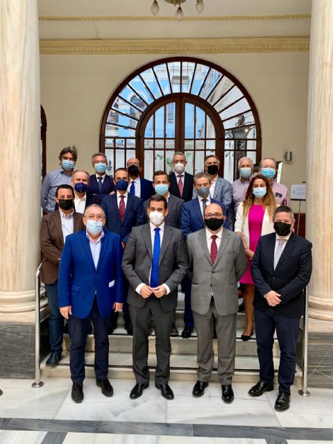 El Gobierno regional plantea un acuerdo sobre las infraestructuras necesarias que impida que las decisiones se tomen fuera de la Región - 1, Foto 1