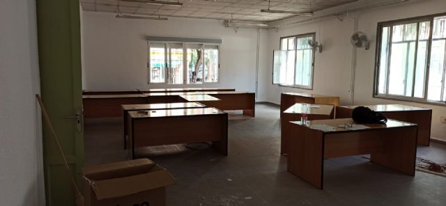 UGT Servicios Públicos denuncia que los alumnos del Politécnico de Murcia han comenzado las clases sin aulas ni mobiliario - 2, Foto 2