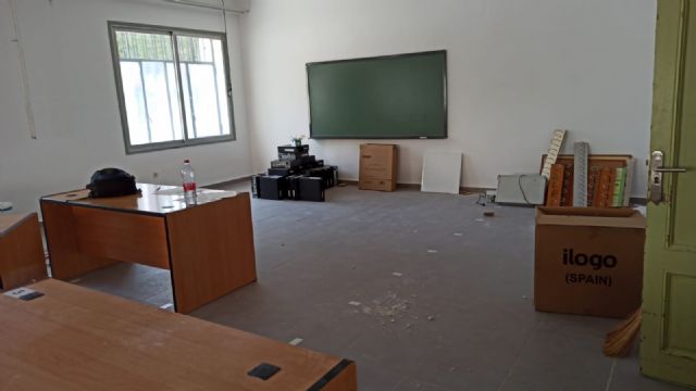 UGT Servicios Públicos denuncia que los alumnos del Politécnico de Murcia han comenzado las clases sin aulas ni mobiliario - 3, Foto 3