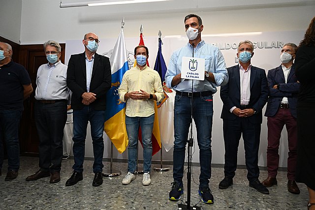 Pedro Sánchez anuncia los primeros pasos para la declaración de zona de emergencia en La Palma - 2, Foto 2