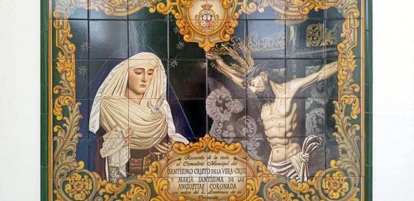El Rvdo. José María Campos Peña inauguró un azulejo con los titulares de la Hermandad de la Vera-cruz en el cementerio de San Antonio Ilipense - 2, Foto 2