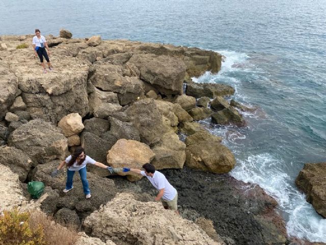 Voluntarios de Estrella de Levante realizan una limpieza de residuos en Isla Grosa en colaboración con ANSE - 3, Foto 3