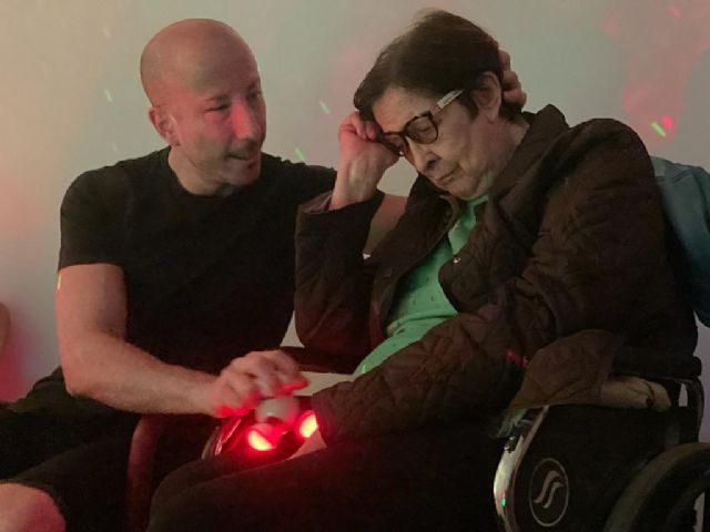 Casaverde realiza por primera vez terapia multisensorial con familiares y residentes de su Centro de Mayores de Navalcarnero (Madrid) con motivo del Día Mundial Del Alzheimer - 3, Foto 3