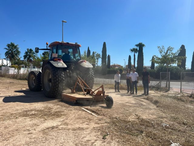 El Ayuntamiento limpia más de 3.400 m² de solares en Sucina para mejorar la seguridad y la salubridad - 2, Foto 2
