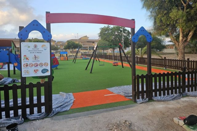 El Ayuntamiento abre este lunes el renovado parque infantil de la calle Isla de Padua en el Polígono de Santa Ana - 1, Foto 1