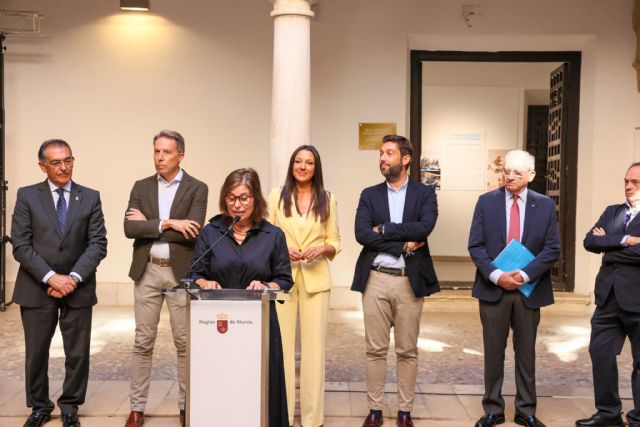 Lorca se convierte en escaparate de un siglo de turismo regional con una gran exposición en el Palacio de Guevara - 2, Foto 2