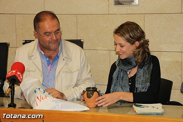 Se realiza una recepción institucional a la eurodiputada Marina Albiol, de Izquierda Plural, Foto 6