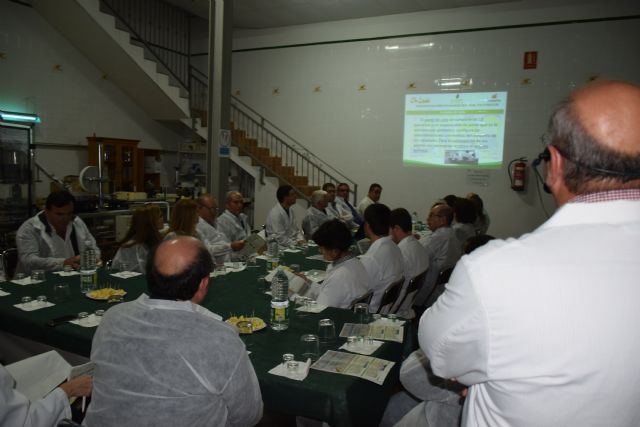 Presentation and tasting of the first oil mill 2016 campaign COATO, Foto 3
