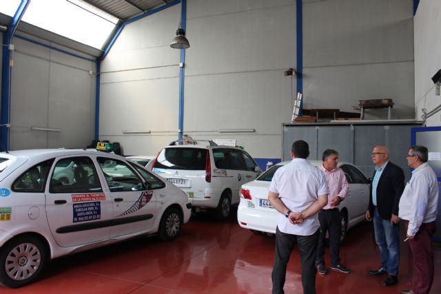 Ciudadanos recoge las demandas y preocupaciones de Radio Taxi Cartagena ante la nueva ordenanza municipal - 1, Foto 1