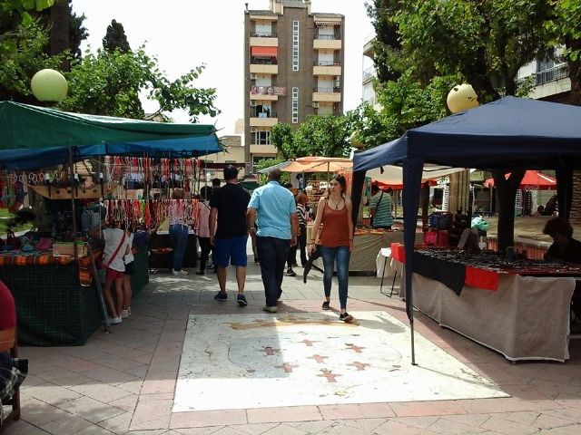 Vuelve de nuevo el Mercado Artesano Las Palomas, Villa de Alcantarilla, el próximo domingo, en el Jardín de la Constitución - 1, Foto 1