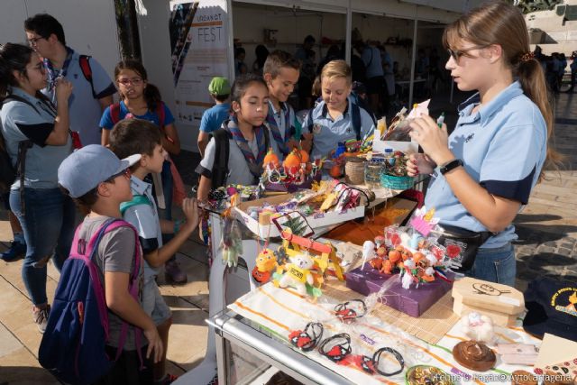 Los jóvenes cartageneros animaron el mes de ferias con el Encuentro de Asociaciones Juveniles y el Mercadillo Artesanal - 1, Foto 1