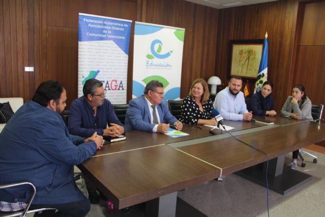 Ayuntamiento y FAGA renuevan por séptimo curso consecutivo el programa de refuerzo educativo Edukalo - 3, Foto 3