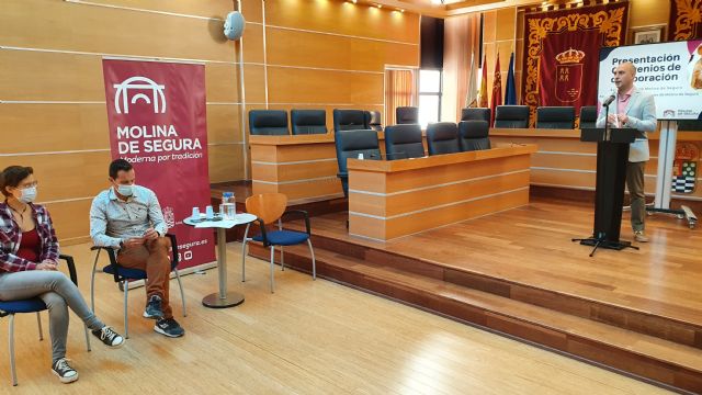 El Ayuntamiento de Molina de Segura firma dos convenios con la Protectora de Animales de la localidad para la protección de animales y el fomento de su adopción, y el control de colonias felinas en 2021 - 3, Foto 3