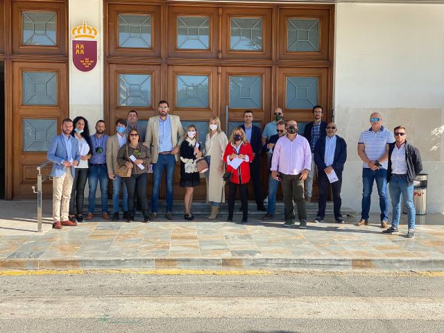 VOX visita la Feria del Mueble de Yecla y reitera la necesidad de consumir producto nacional - 1, Foto 1