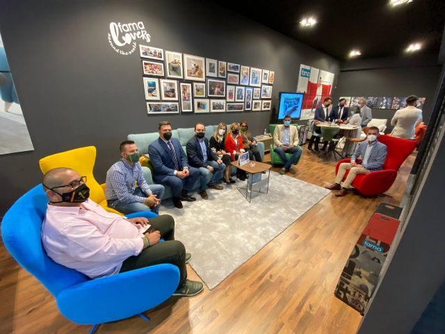 VOX visita la Feria del Mueble de Yecla y reitera la necesidad de consumir producto nacional - 4, Foto 4