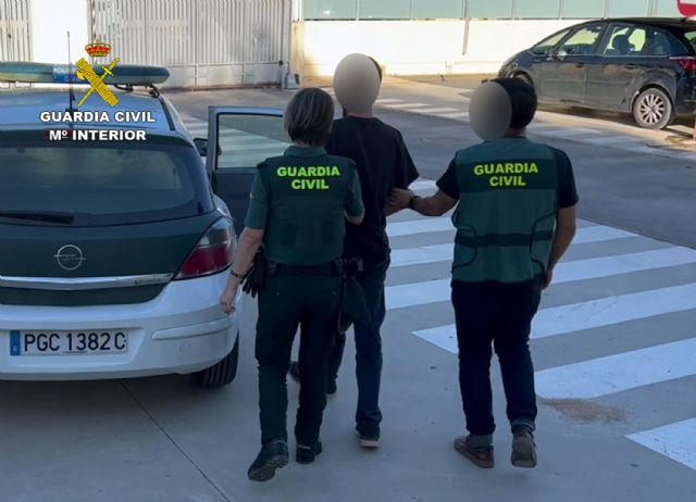 La Guardia Civil detiene en Torre Pacheco a un joven y experimentado delincuente dedicado a cometer robos - 3, Foto 3