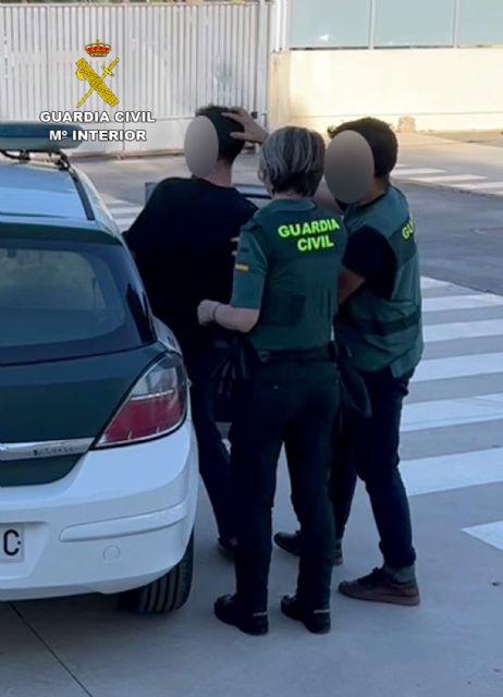 La Guardia Civil detiene en Torre Pacheco a un joven y experimentado delincuente dedicado a cometer robos - 5, Foto 5