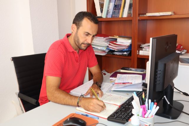 El Ayuntamiento bonificará el impuesto de circulación de los vehículos híbridos y el Ibi de las desaladoras y congelará los impuestos el próximo año - 1, Foto 1