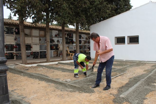 El Ayuntamiento prepara el Cementerio de cara al Día de Todos los Santos - 3, Foto 3