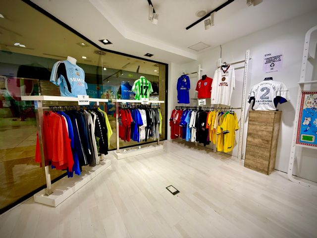 Real Football abre su nueva tienda en Thader y rinde homenaje al fútbol de siempre - 2, Foto 2