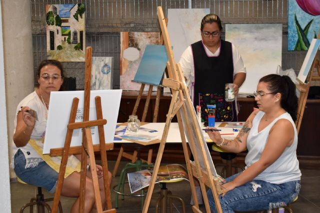 Comienza el curso de pintura acrílica y al óleo propuesto por la Concejalía de Políticas Sociales - 3, Foto 3