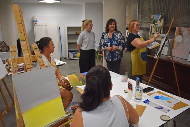 Comienza el curso de pintura acrílica y al óleo propuesto por la Concejalía de Políticas Sociales - 4, Foto 4