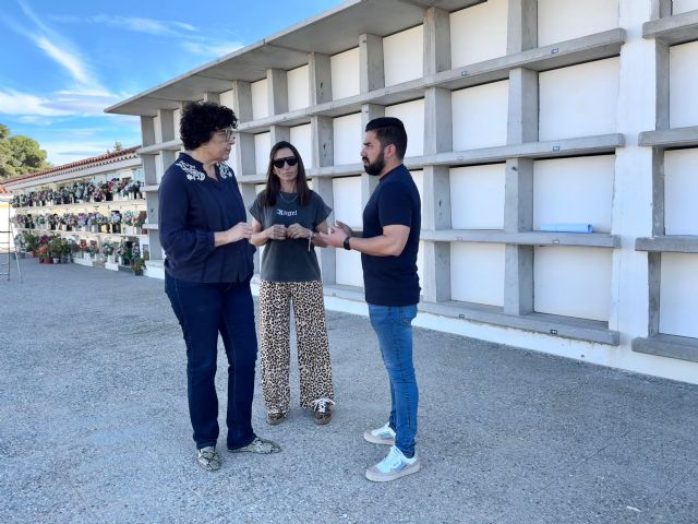 El Ayuntamiento de Puerto Lumbreras ultima los preparativos en el Cementerio de San Damián para la festividad del Día de Todos los Santos - 1, Foto 1