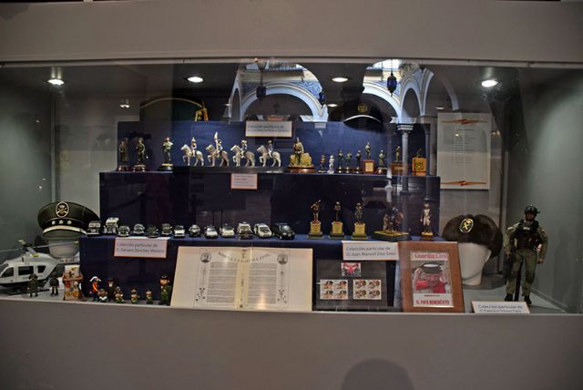 Más de 20 uniformes originales y 70 piezas de colección muestran 180 años de historia en Sevilla - 4, Foto 4