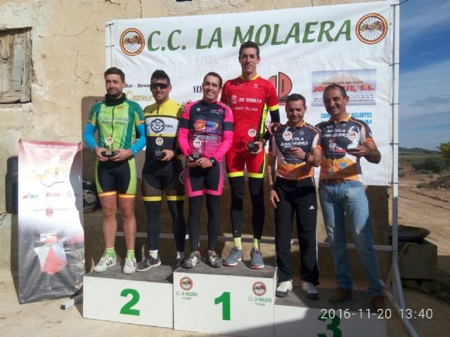 Juan Daniel Costa del C.C. Santa Eulalia y Julio Bermejo de la Peña las Nueve suben al podium 1º por equipos en VII bike orientación Yechar