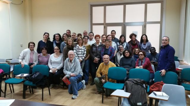 Servicios Sociales diseña el programa para conmemorar el Dia del Migrante - 1, Foto 1