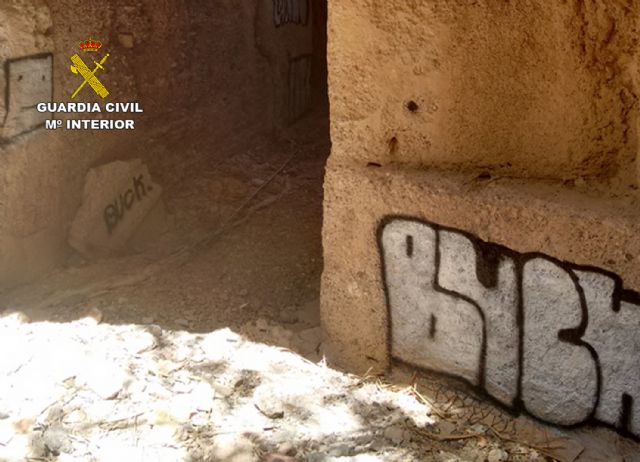 La Guardia Civil esclarece un delito de daños en el Acueducto de las Zorreras de Alcantarilla - 5, Foto 5