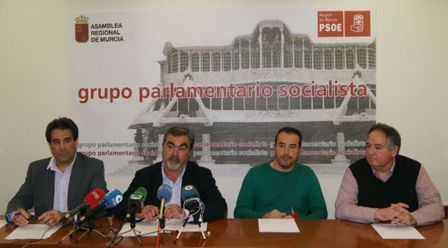 El PSOE reclama la readmisión de los trabajadores despedidos de la desaladora de Escombreras y pide explicaciones al presidente - 1, Foto 1