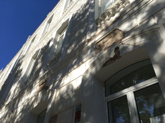 El PSOE vuelve a denunciar el lamentable estado de la fachada de la Universidad de Lorca y su entorno - 3, Foto 3