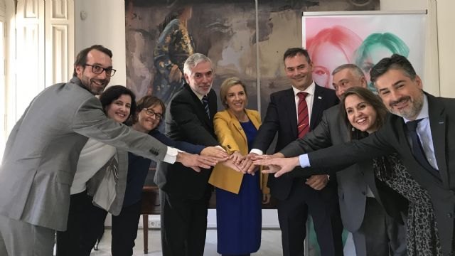 Educación formaliza un convenio con siete nuevas empresas para potenciar la FP Dual - 1, Foto 1